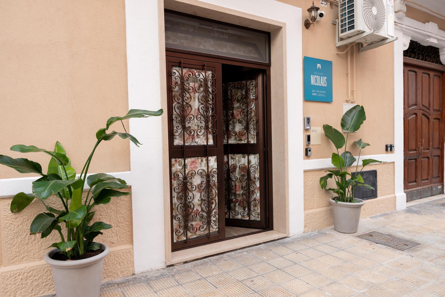 Others, PALAZZO NICOLAUS del LUNGOMARE, Bari