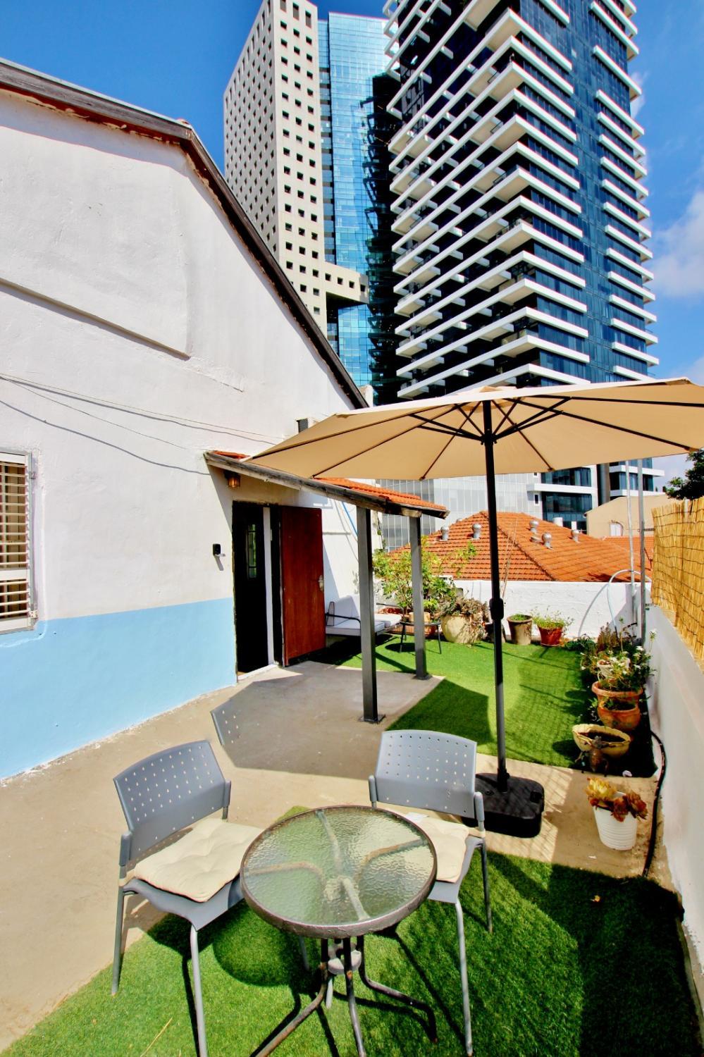 5, The house at shabazi neve tzedek