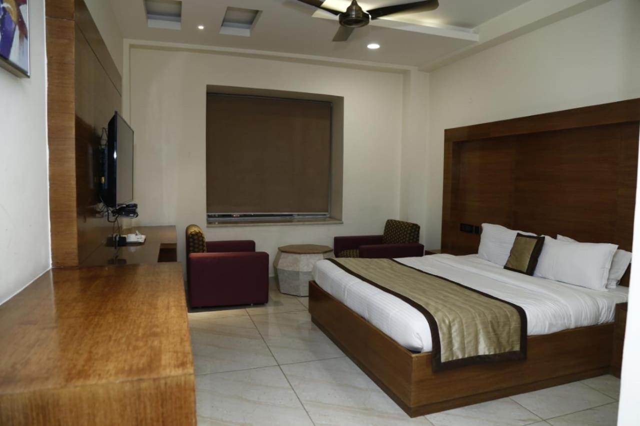 4, HOTEL PACIFIC ROORKEE, Hardwar