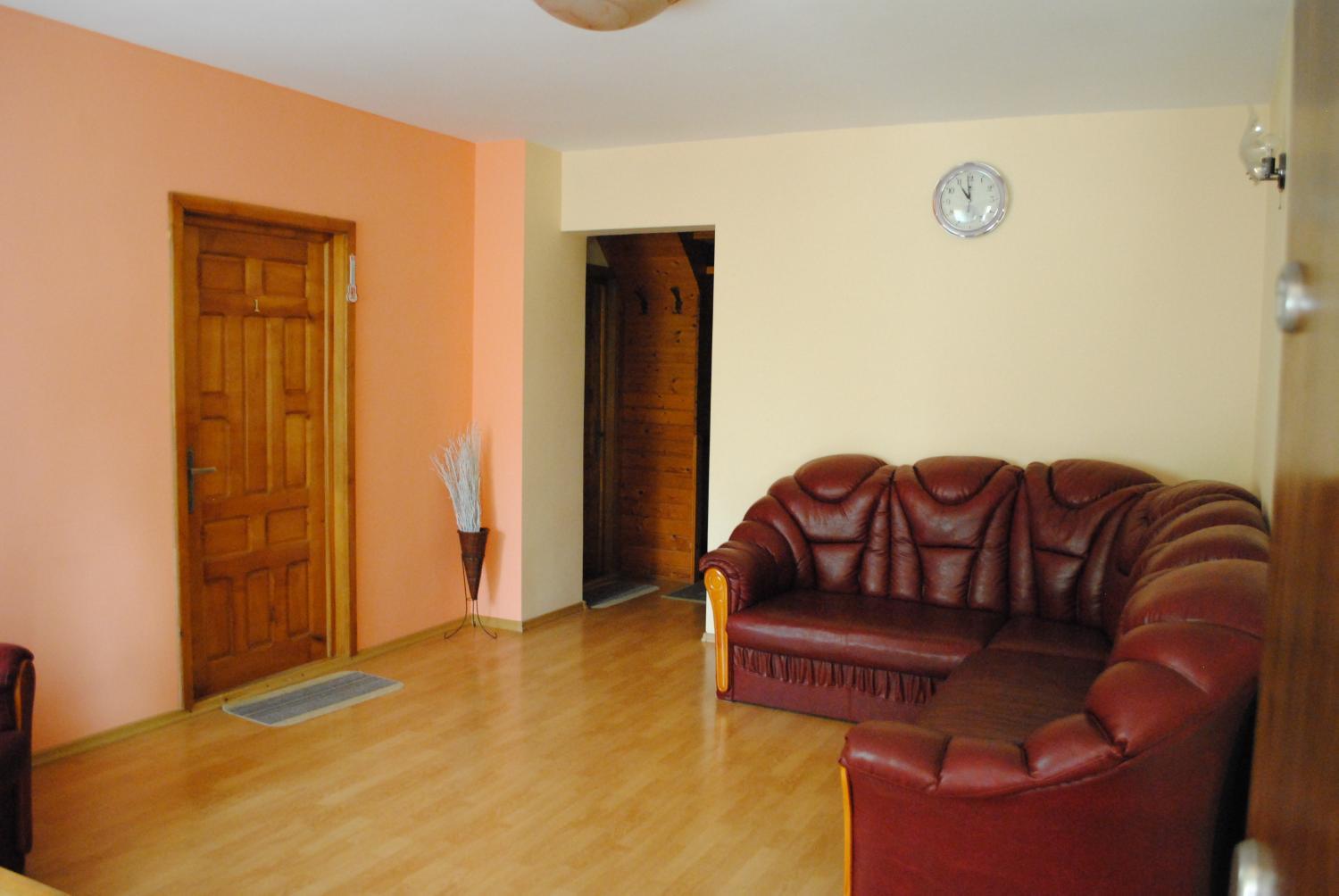 2, Casa Claudia, Tuzla