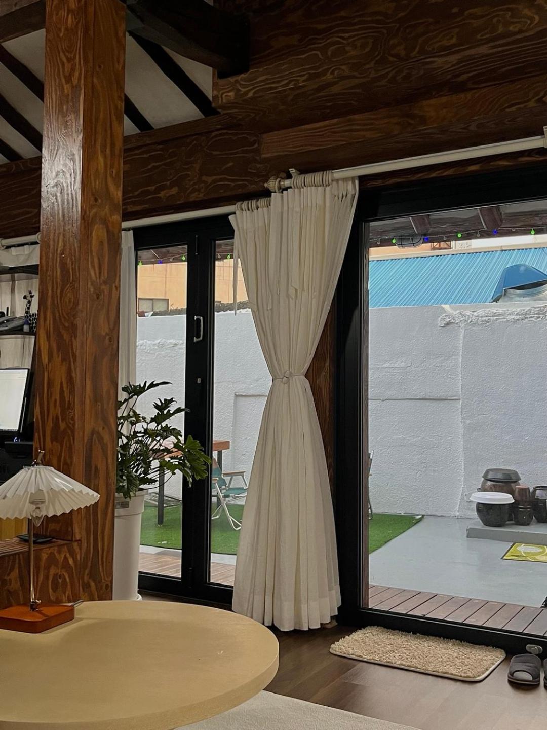 Others 5, Young House, Jeonju