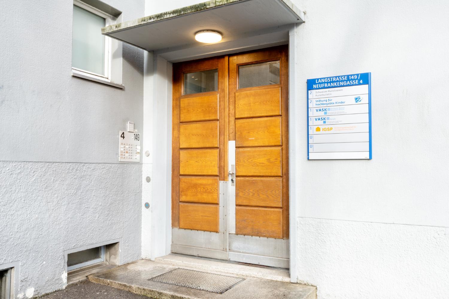Entrance 1, Loving apartment right in the heart of Zurich!, Zürich
