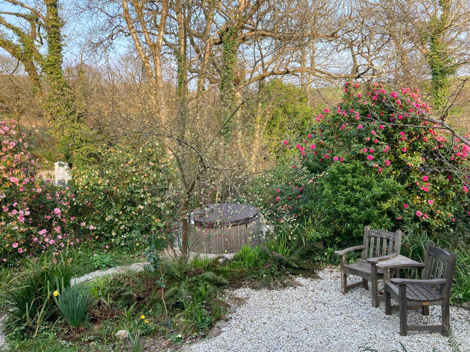 3, Enchanting Hand Painted Tabernacle with Hot Tub, Cornwall
