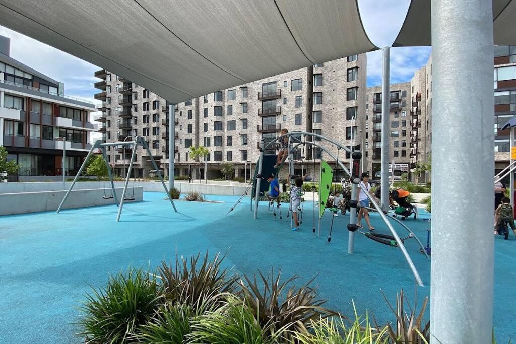 Playground, Aircabin - Rosebery - Lovely Amazing - 2 Bed Apt, Sydney