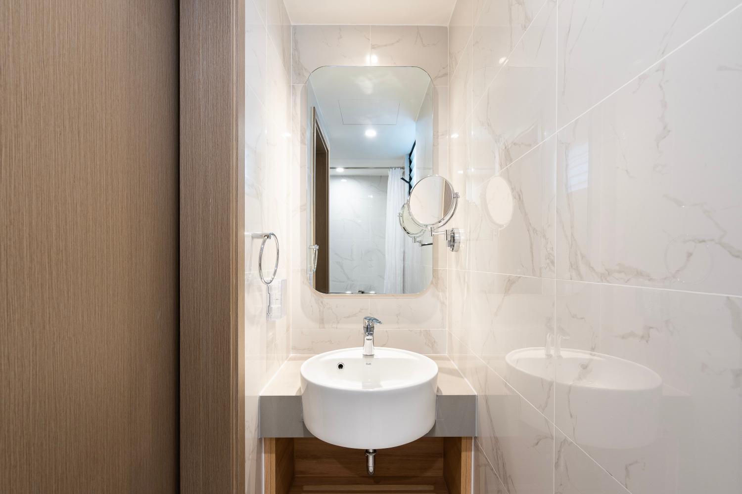 Bathroom 4, Zenity 3BR Condo: Luxury and Comfort in Quan 1, District 1