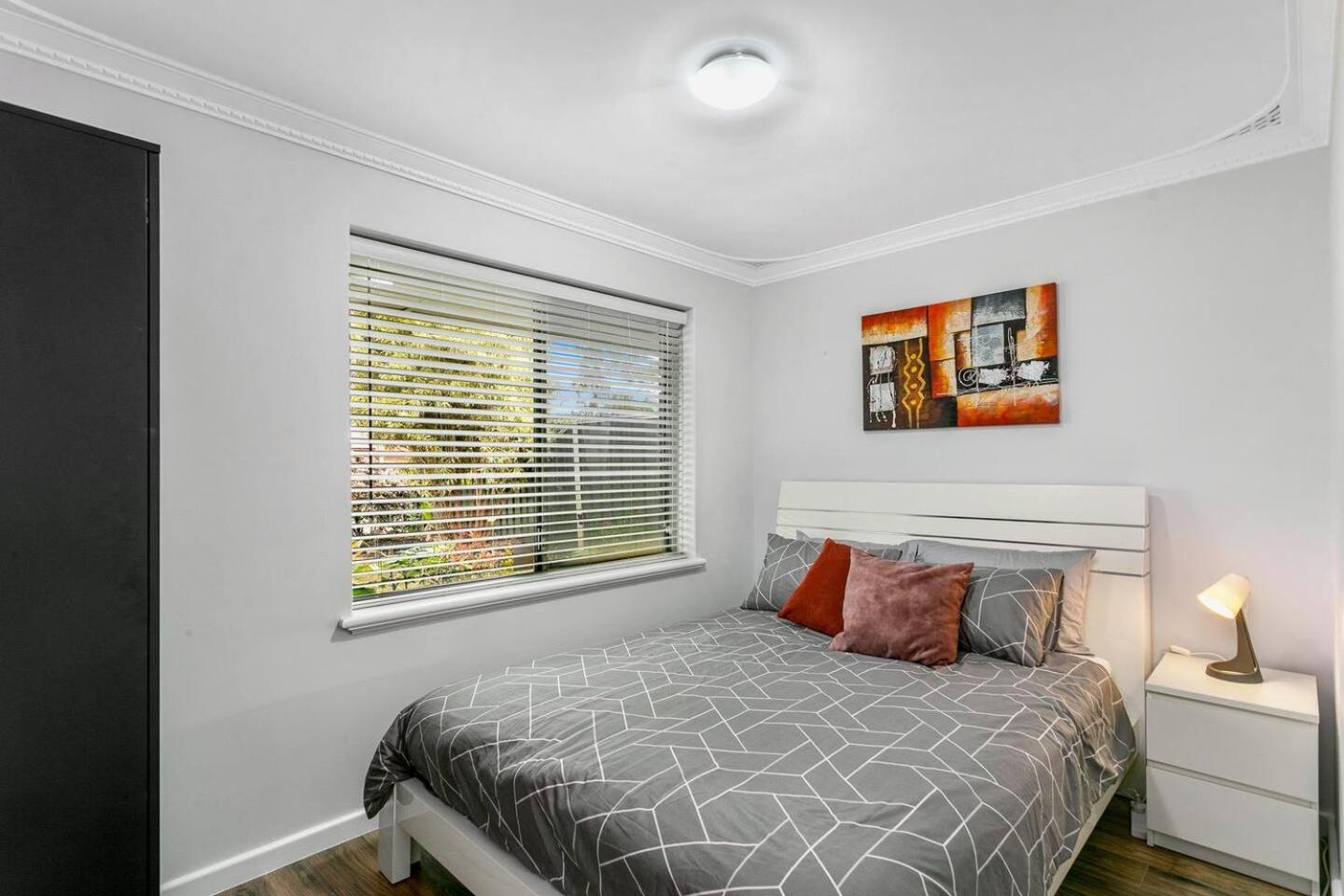 3, Lilli Pilli Home - Relax And Stay!, Bayswater