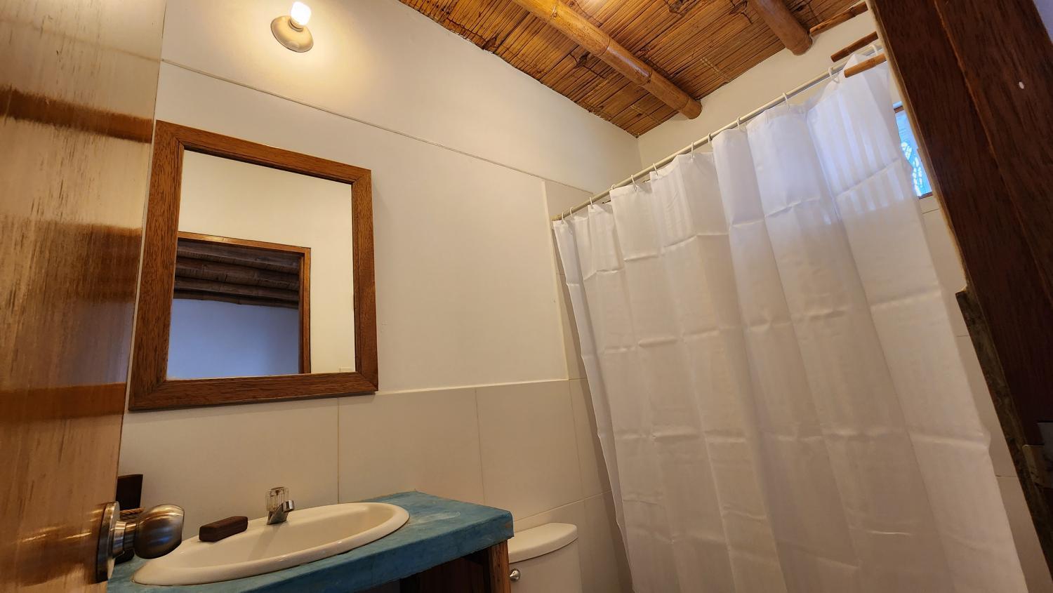 Bathroom, Kinti Guest House, Talara