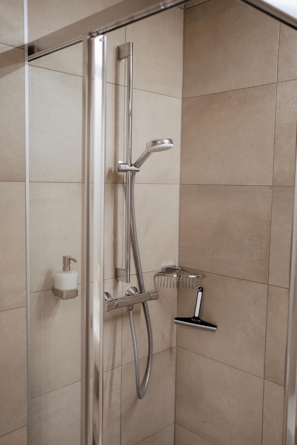 Bathroom 3, GUESTHOUSE RIEGERSBURG - Das Haus der guten Geister, Südoststeiermark