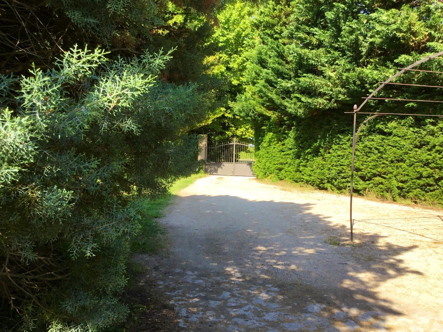 Garden 4, Villa charmante a Althen des Paluds avec piscine privee, Vaucluse
