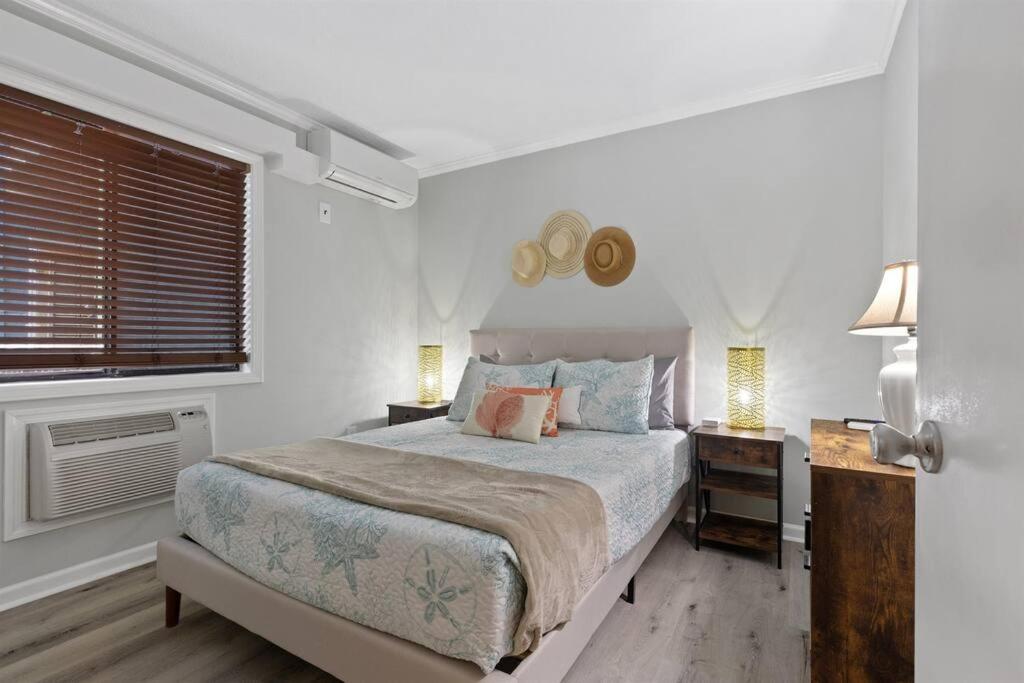 1, Sunshine Paradise! Gorgeous Beachfront views!, Onslow