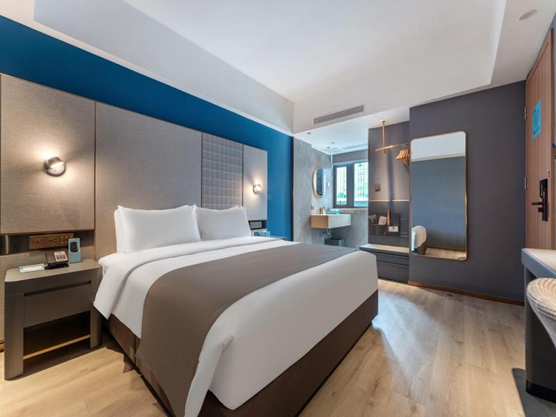 4, LANOU Hotel Shenzhen Luohu Ruipeng Building, New Territories