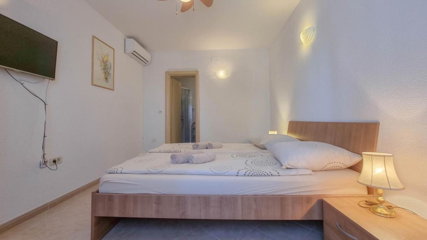 Others 2, Lucijana Room, Novigrad