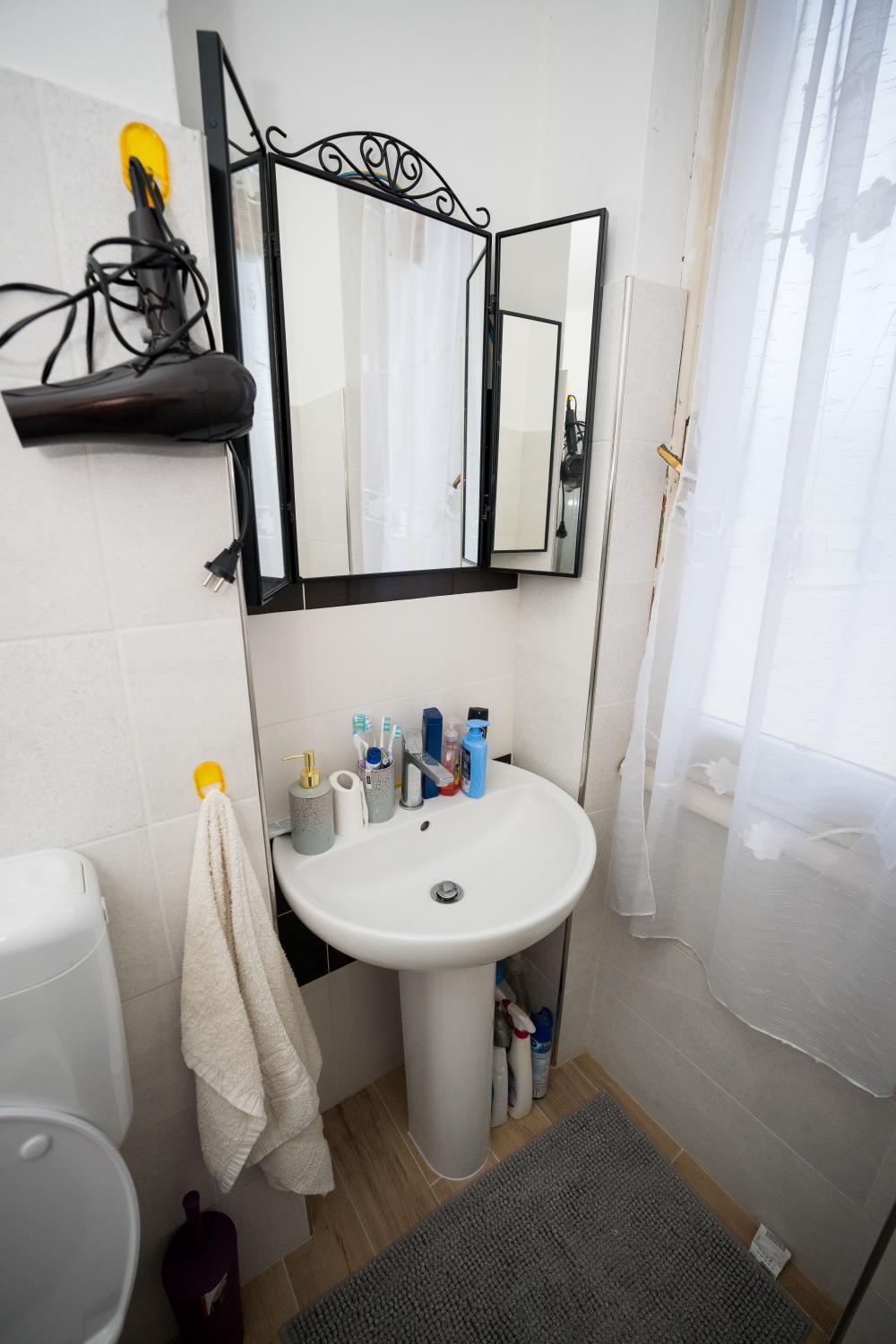5, Stanza doppia con cucina e bagno in comune Genova, Genova