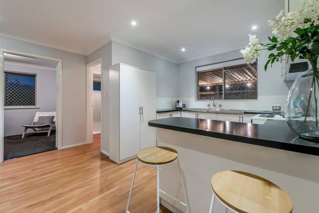 2, Modern Stylish House in Craigie, Joondalup