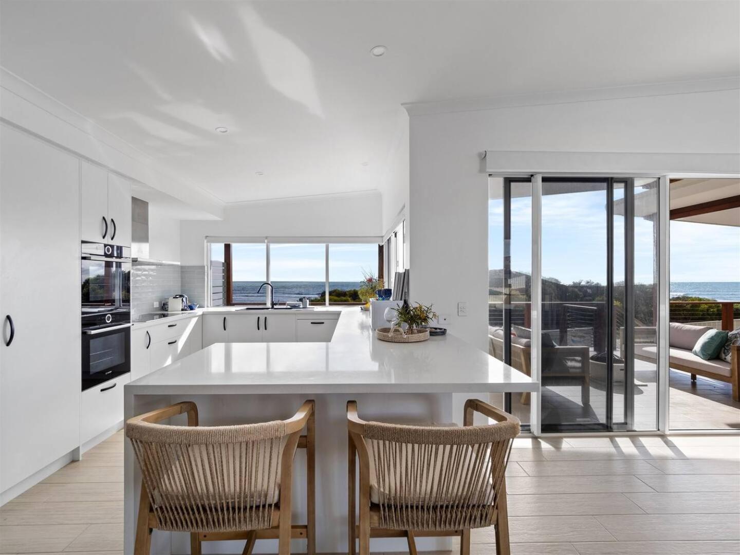 2, Beachfront Dolphin Bliss, Mandurah
