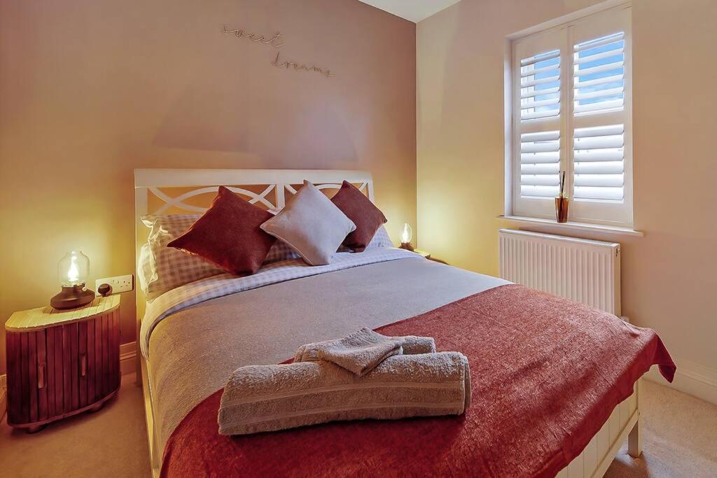 2, Stylish 1 Bed Townhouse, Derry and Strabane