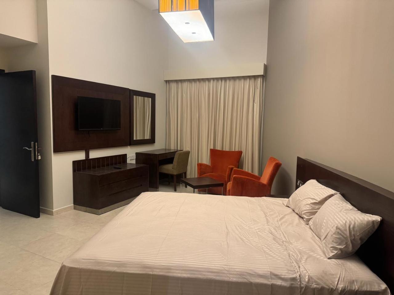 5, RAF, Dubai
