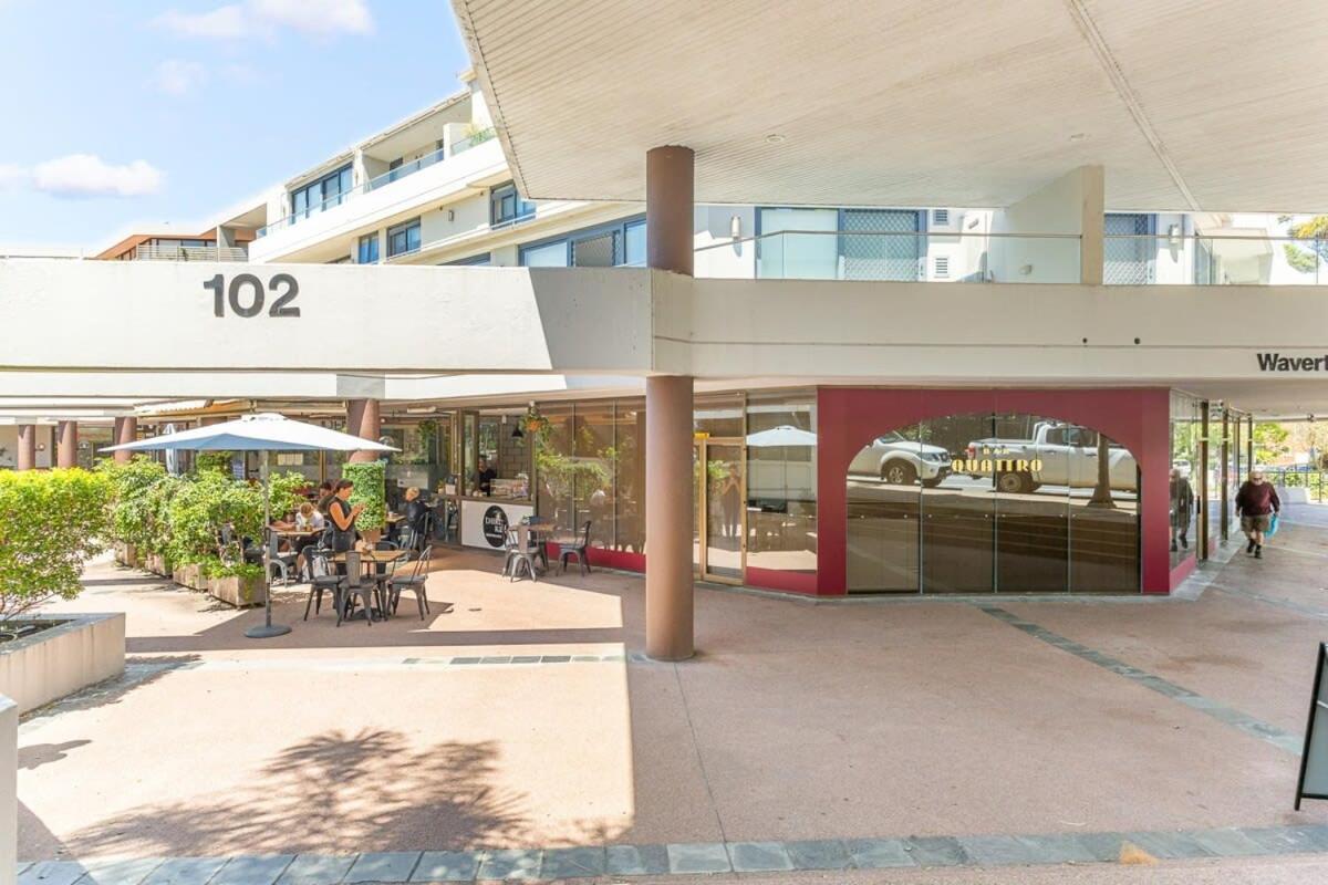 Others, Bright Apartment with Parking, Laundry and Views, Sydney