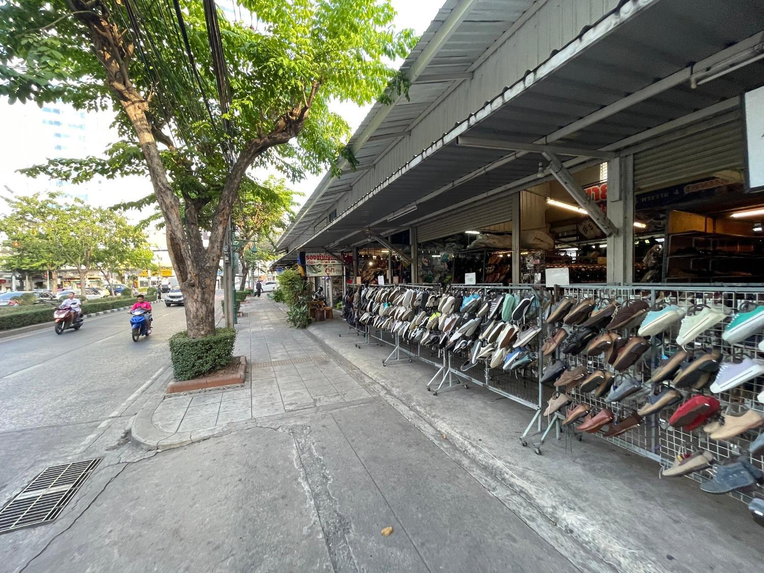 Surrounding environment 5, 168 House 4A4B 350m BTS Krungton Buri near Icon Siam, Khlong San