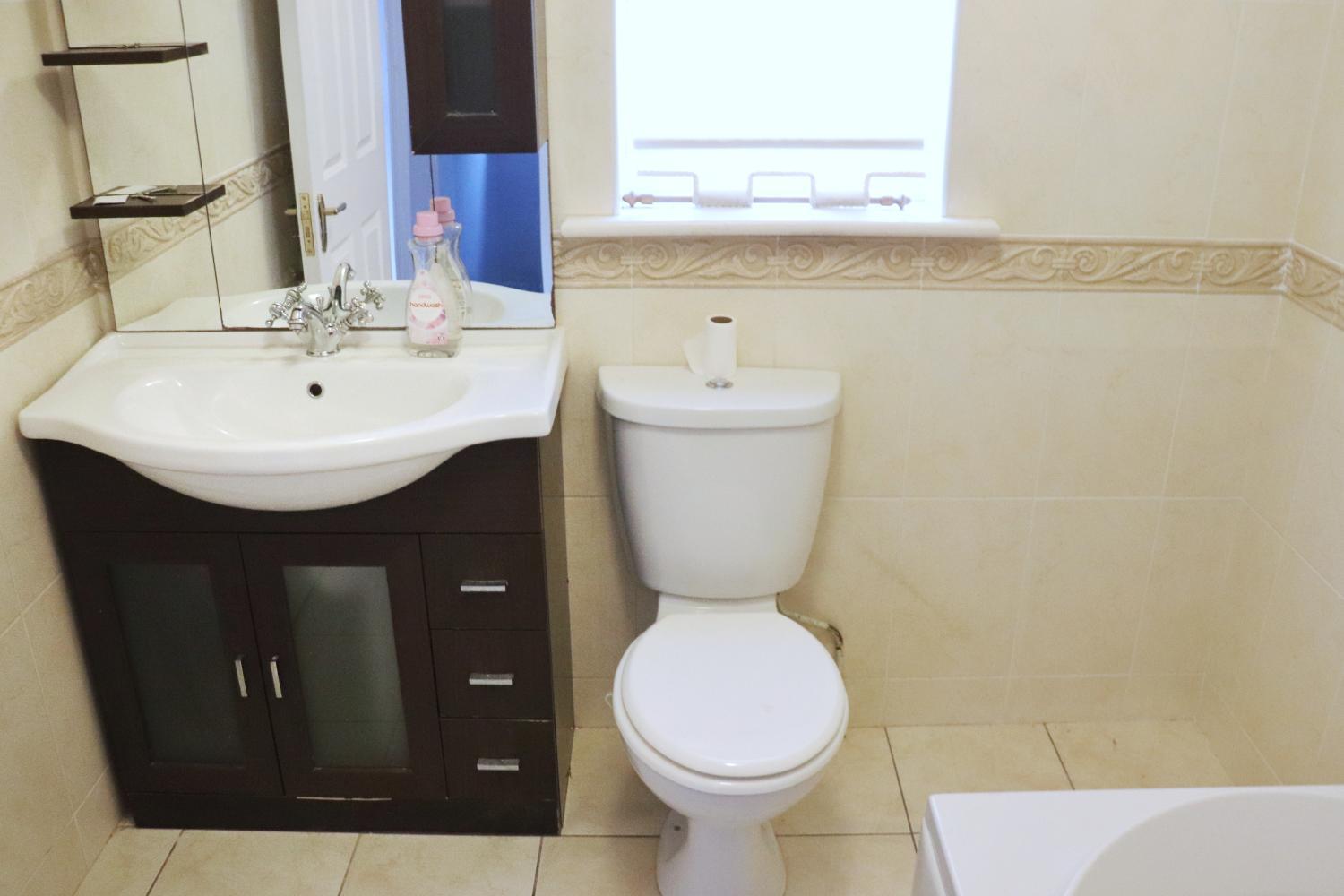 Bathroom 5, Deluxe Dwelling - 15 mins from Cork City/Airport