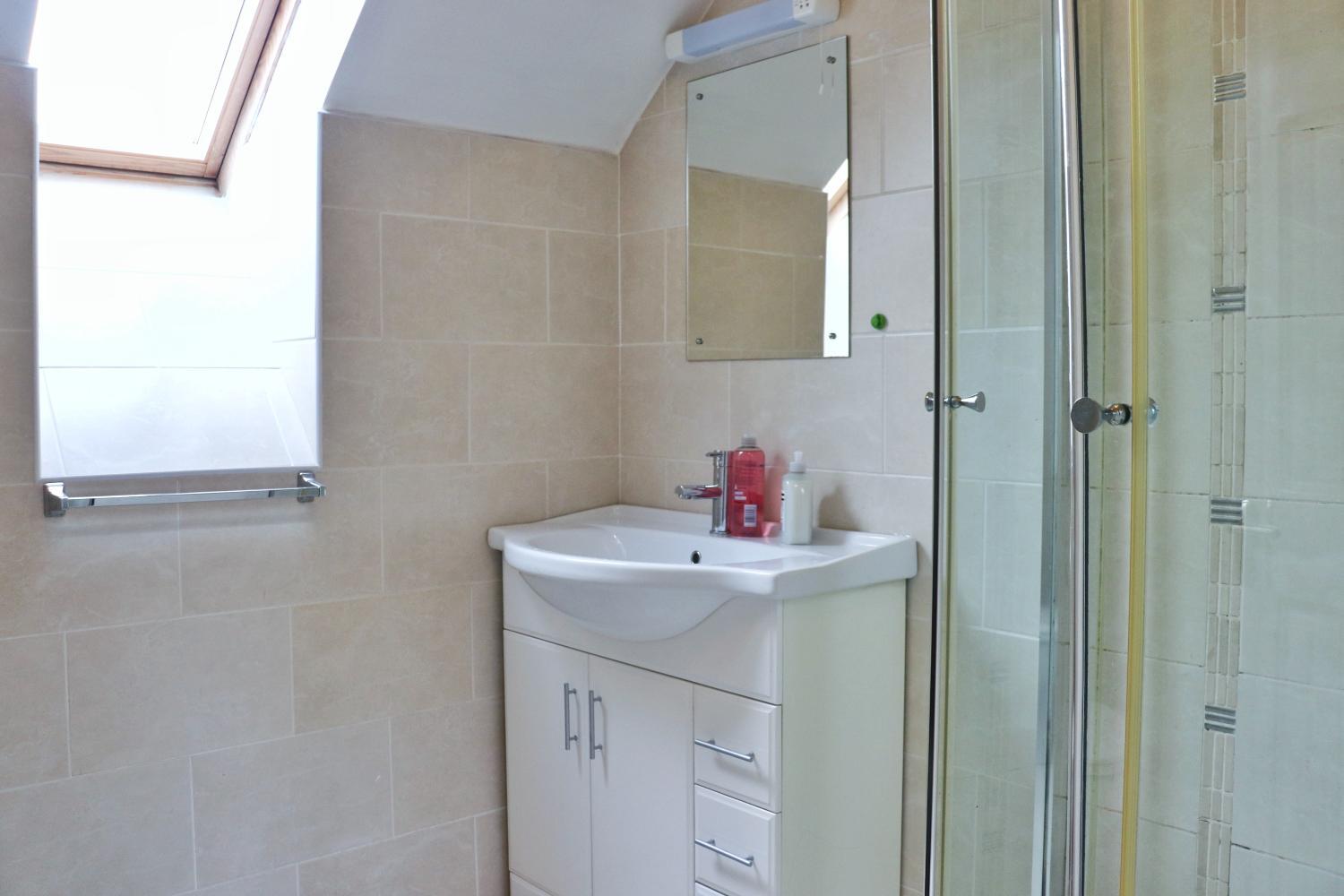 Bathroom 4, Deluxe Dwelling - 15 mins from Cork City/Airport