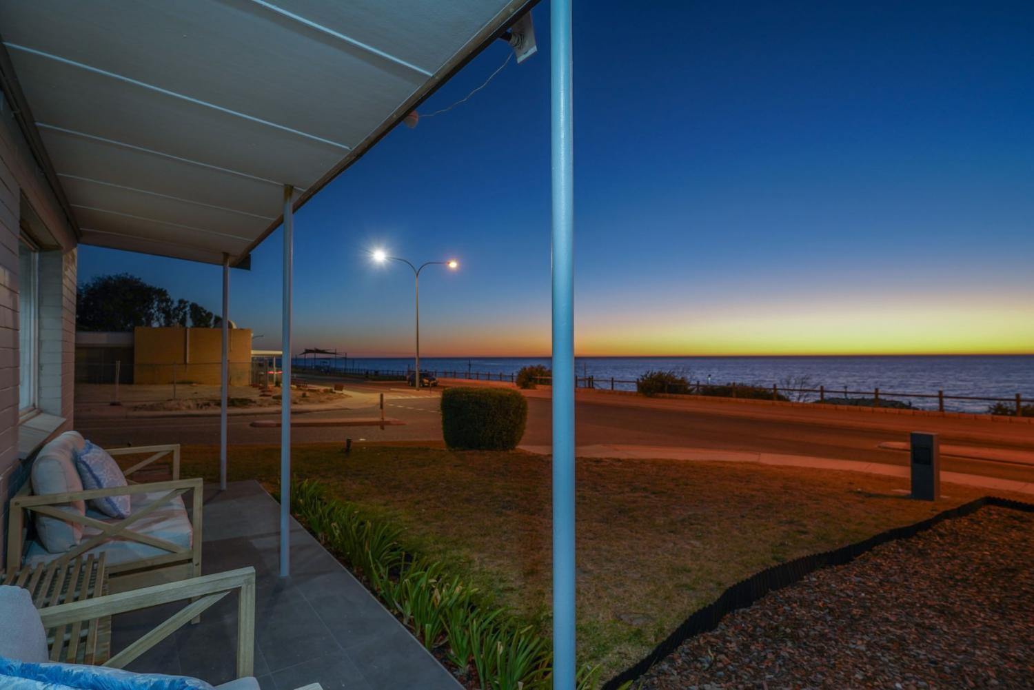 Bar/lounge 3, OCEA84 - Quinns Beach Shack: Ocean Views, Wanneroo