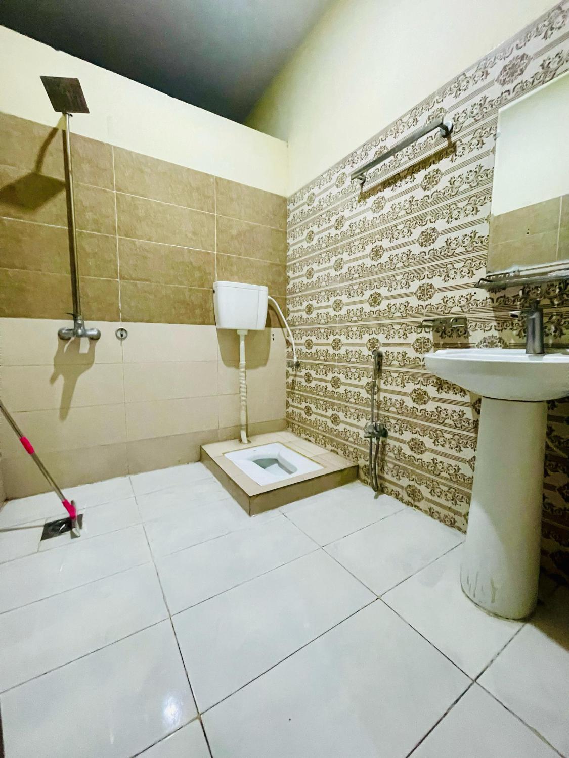 Bathroom 5, Islamabad Guest House Faisal town, Islamabad