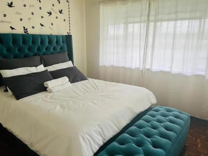 4, 263 Cromwell Road, City of Johannesburg