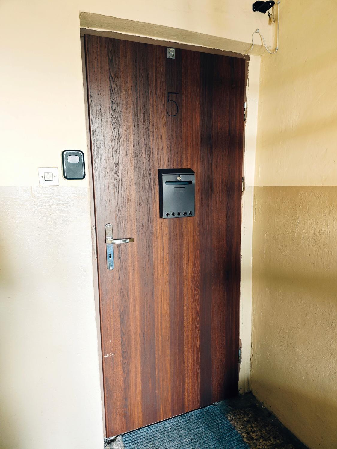 Entrance 3, Monastyr Apartment, Częstochowa City