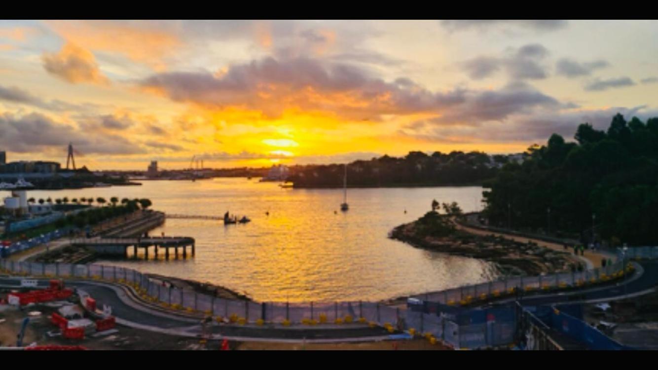 View, Water front - KING 3 Room Rooftop The Rocks #E2, Sydney