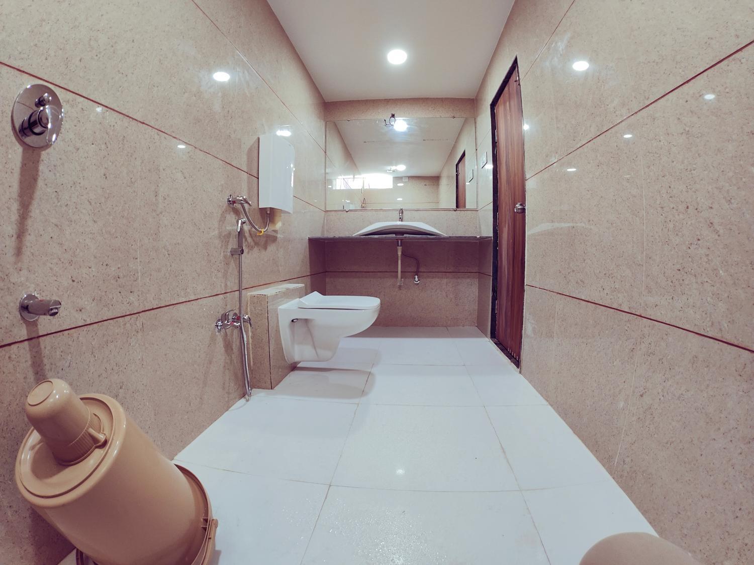 Bathroom, Hotel Nawanagar Residency, Jamnagar