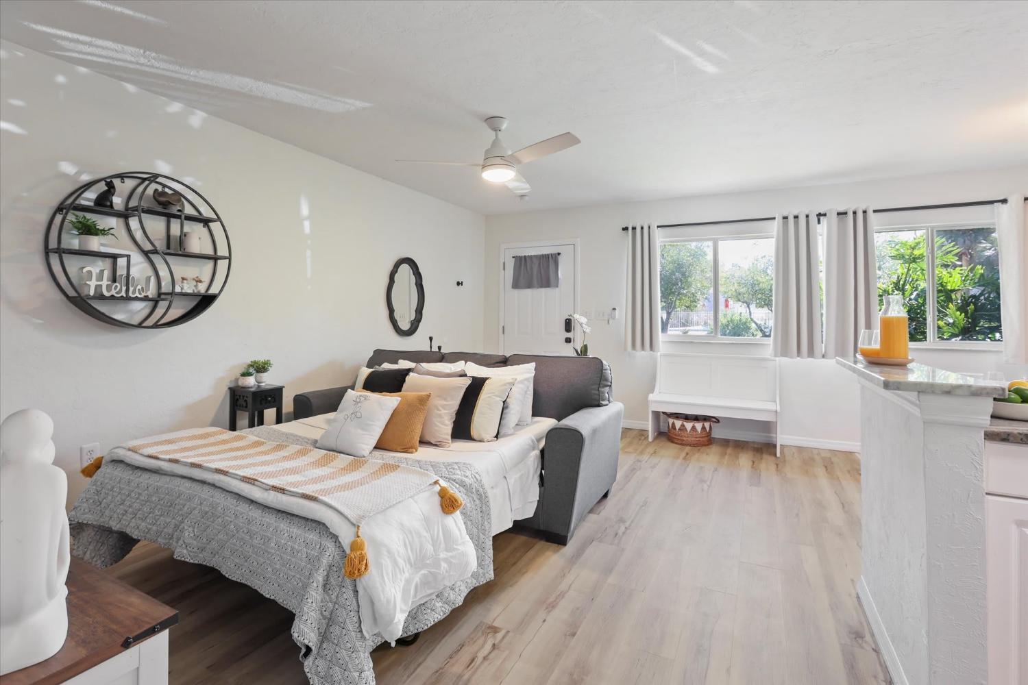 5, Ying Yang Suite King Bed Zen Condo, Alachua