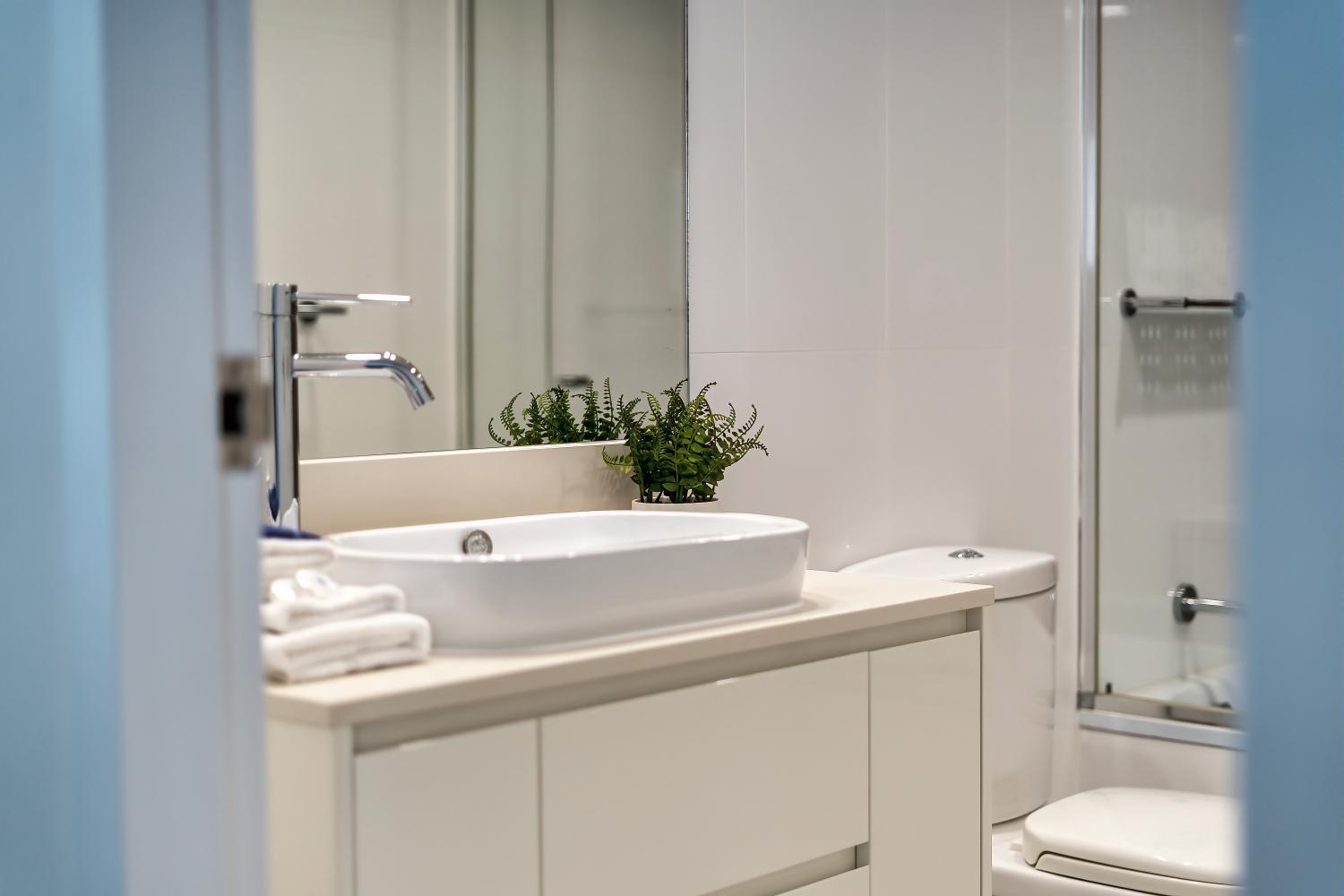 Bathroom, H-Residences Surfers Paradise - GCLR, Gold Coast