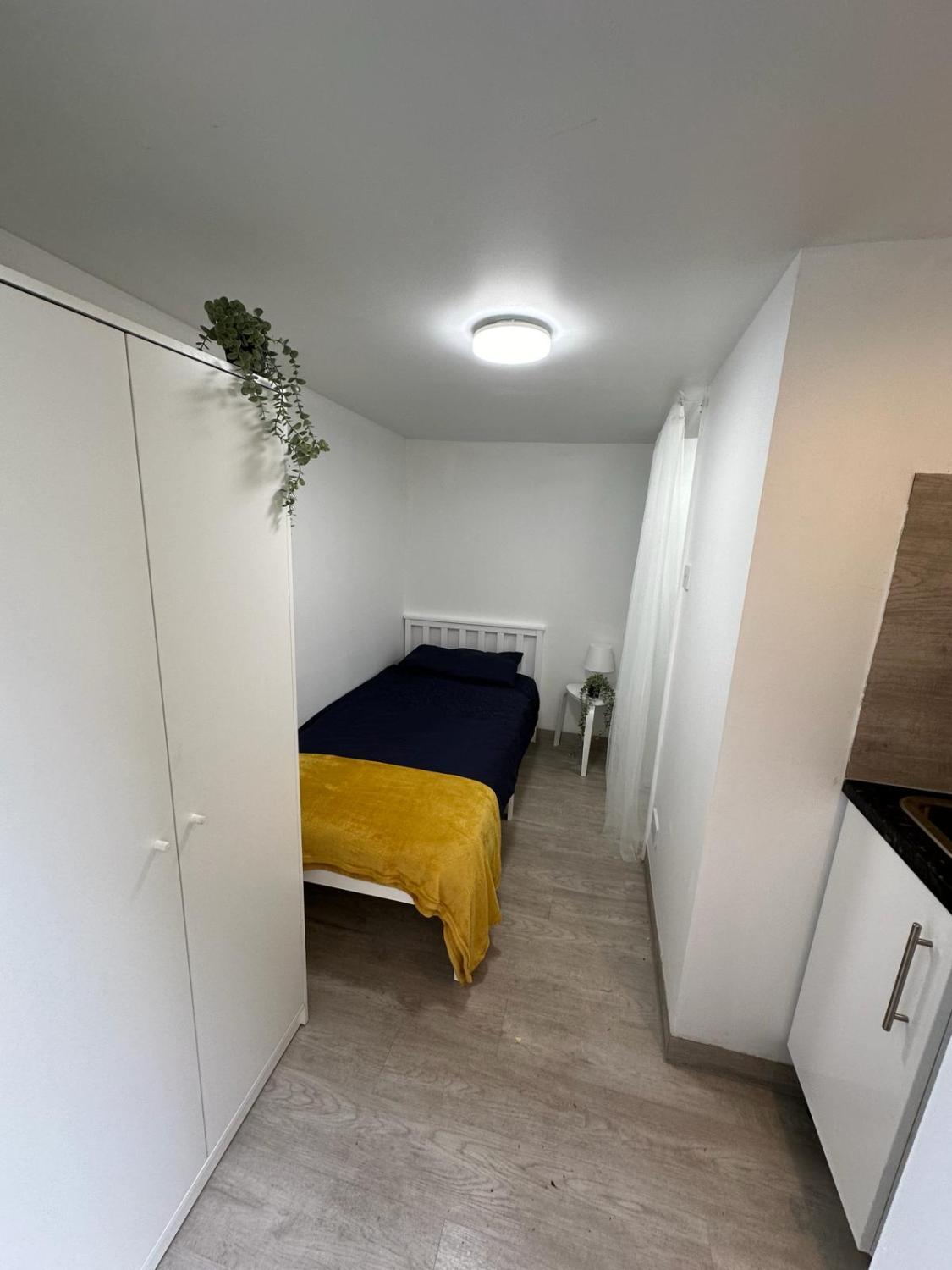2, Single ensuite room, London
