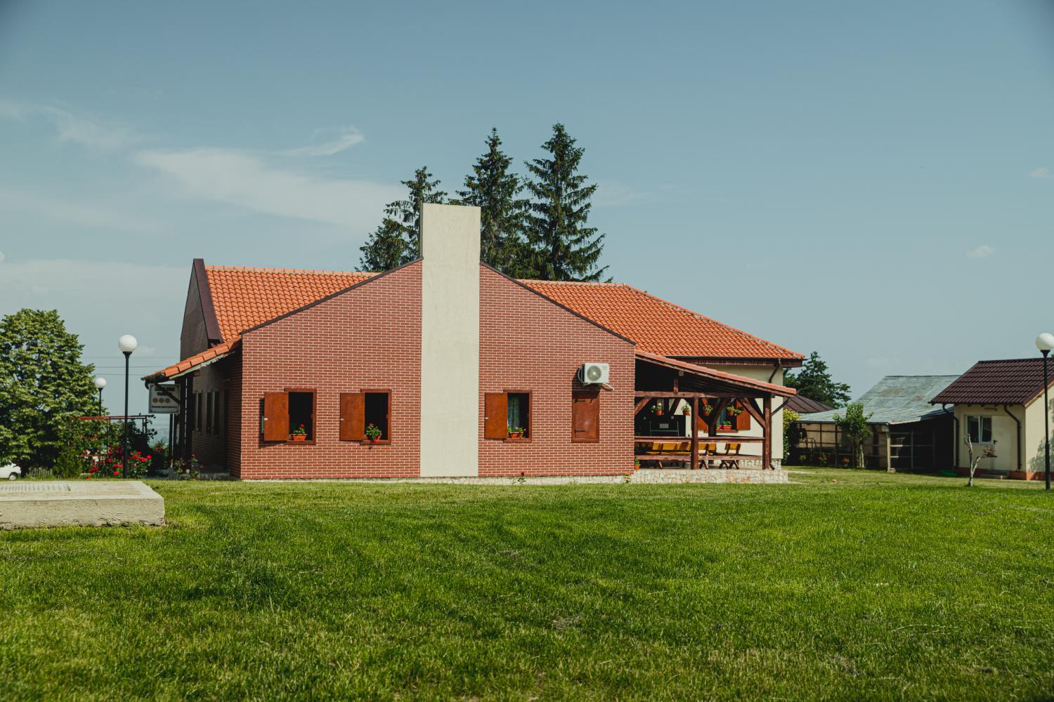 Others, Casa de Vinuri Vranceana, Carligele