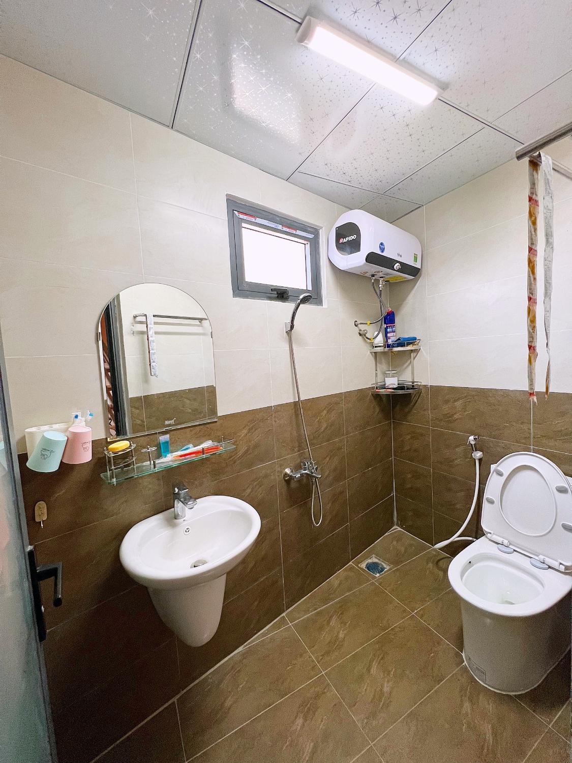 Bathroom 3, Xom nha la house, Đà Lạt