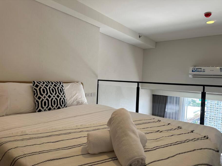2, S87 Ramada hotel Sukhumvit BTS Onnut Swim Gym 1bed, Phra Khanong