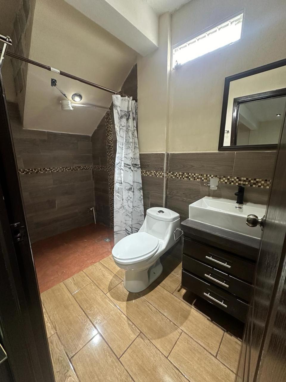 5, CASA DE DESCANSO TZANJAAY, San Juan La Laguna