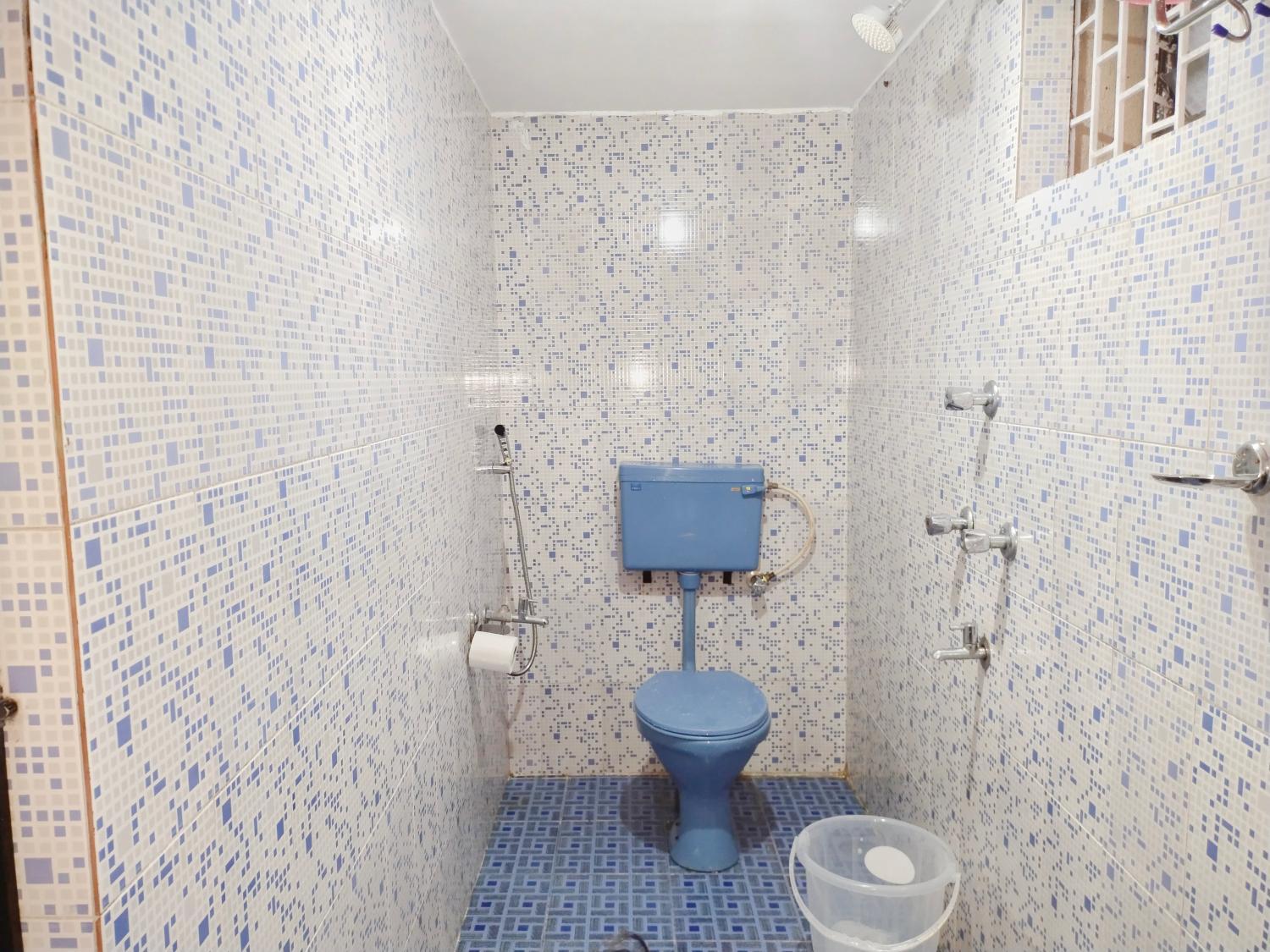 Bathroom 2, Euphoria Stays in Anjuna, North Goa