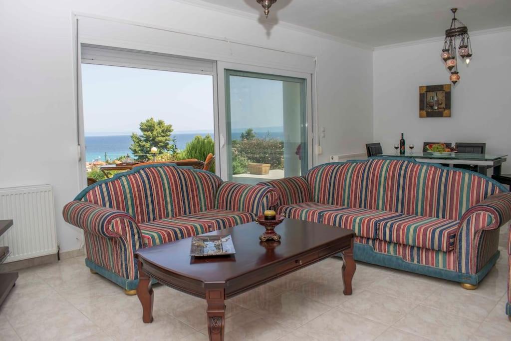 3, Seaview Villa with shared pool in Pefkochori, Central Macedonia