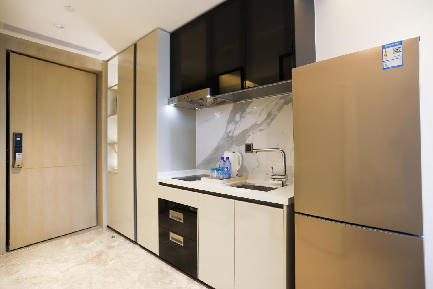 Kitchen 2, 悦玺行政公寓(罗湖笋岗店), Shenzhen