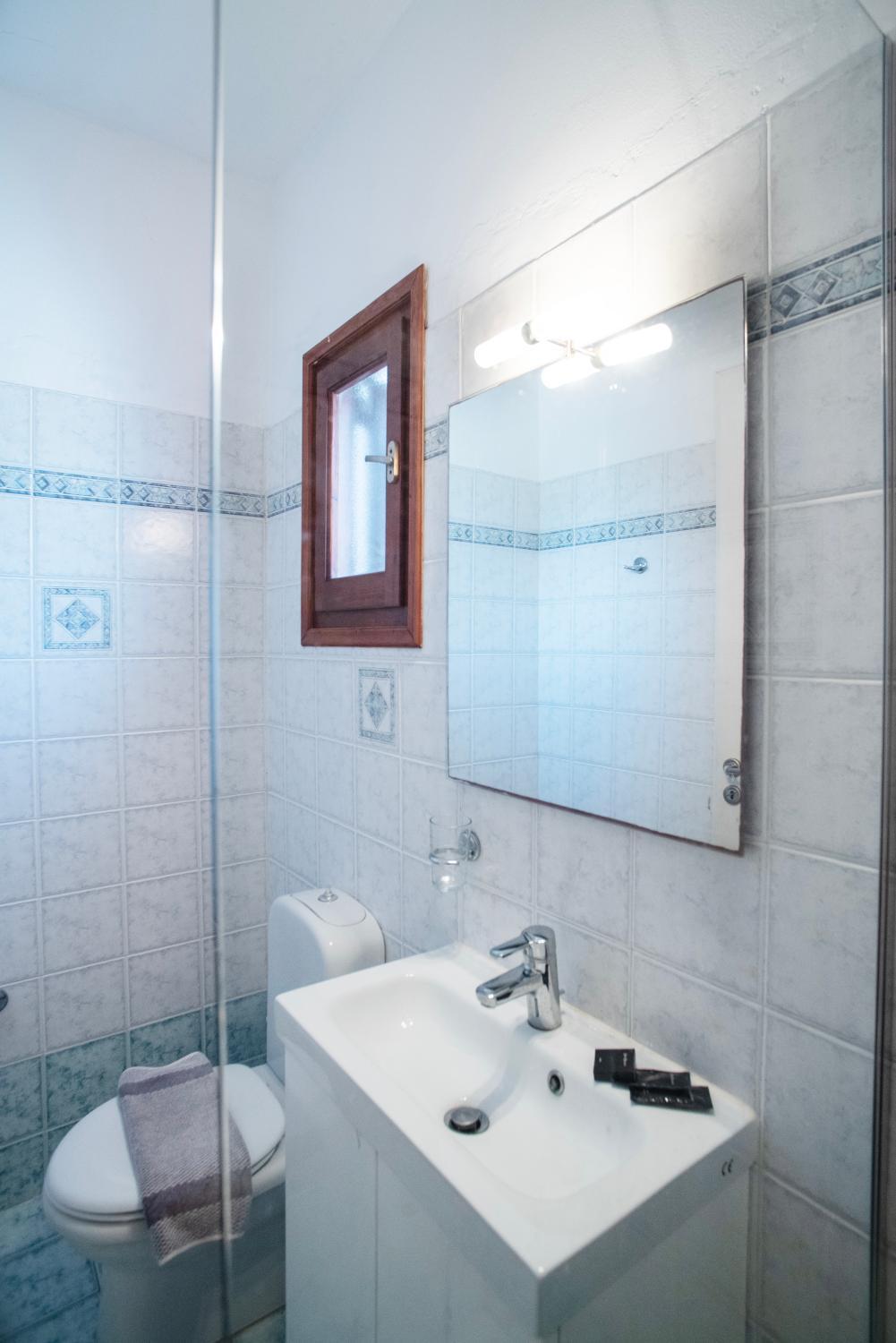 2, HORIZON Skyrian house, Central Greece
