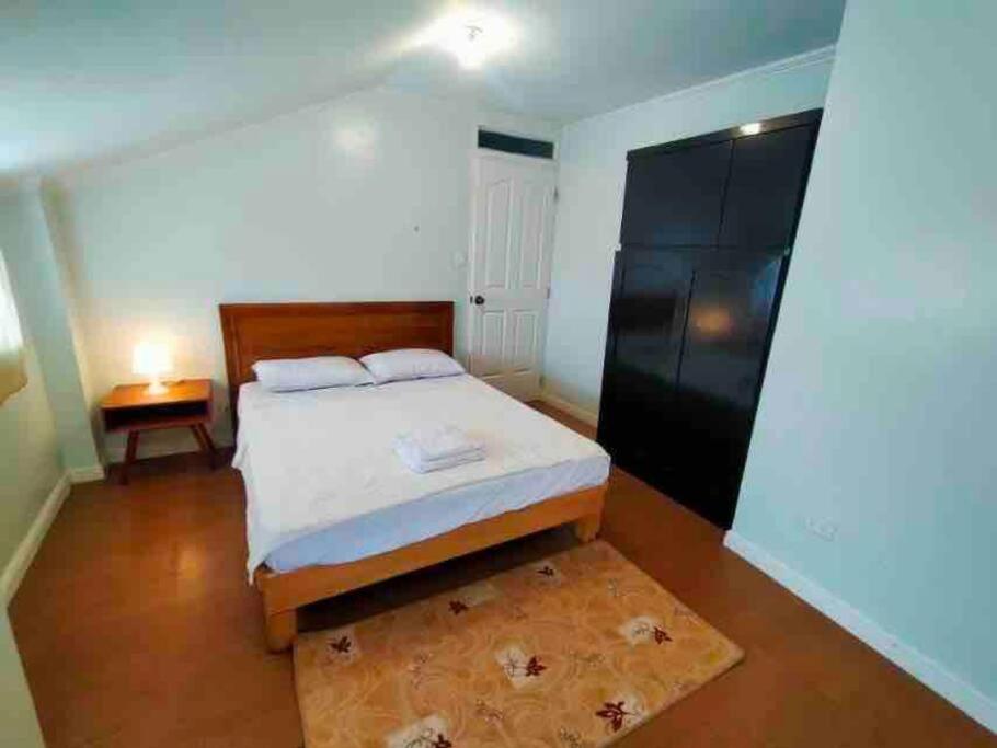 2, 2-Bedroom/free parking/WiFi, Cainta