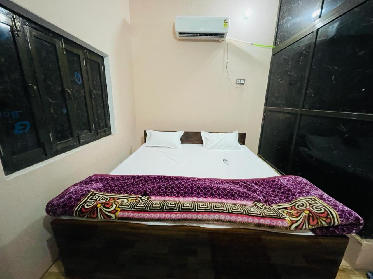 5, Ranjana guest House free pickup from Ayodhya dham, Ayodhya Cantt and Devkali Bypass, Faizabad