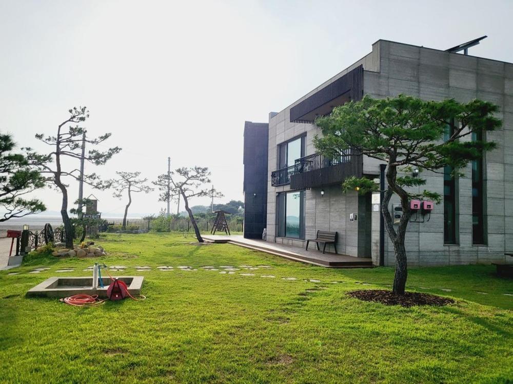 4, Daebudo Grace Ocean View Dokchae House, Hwaseong