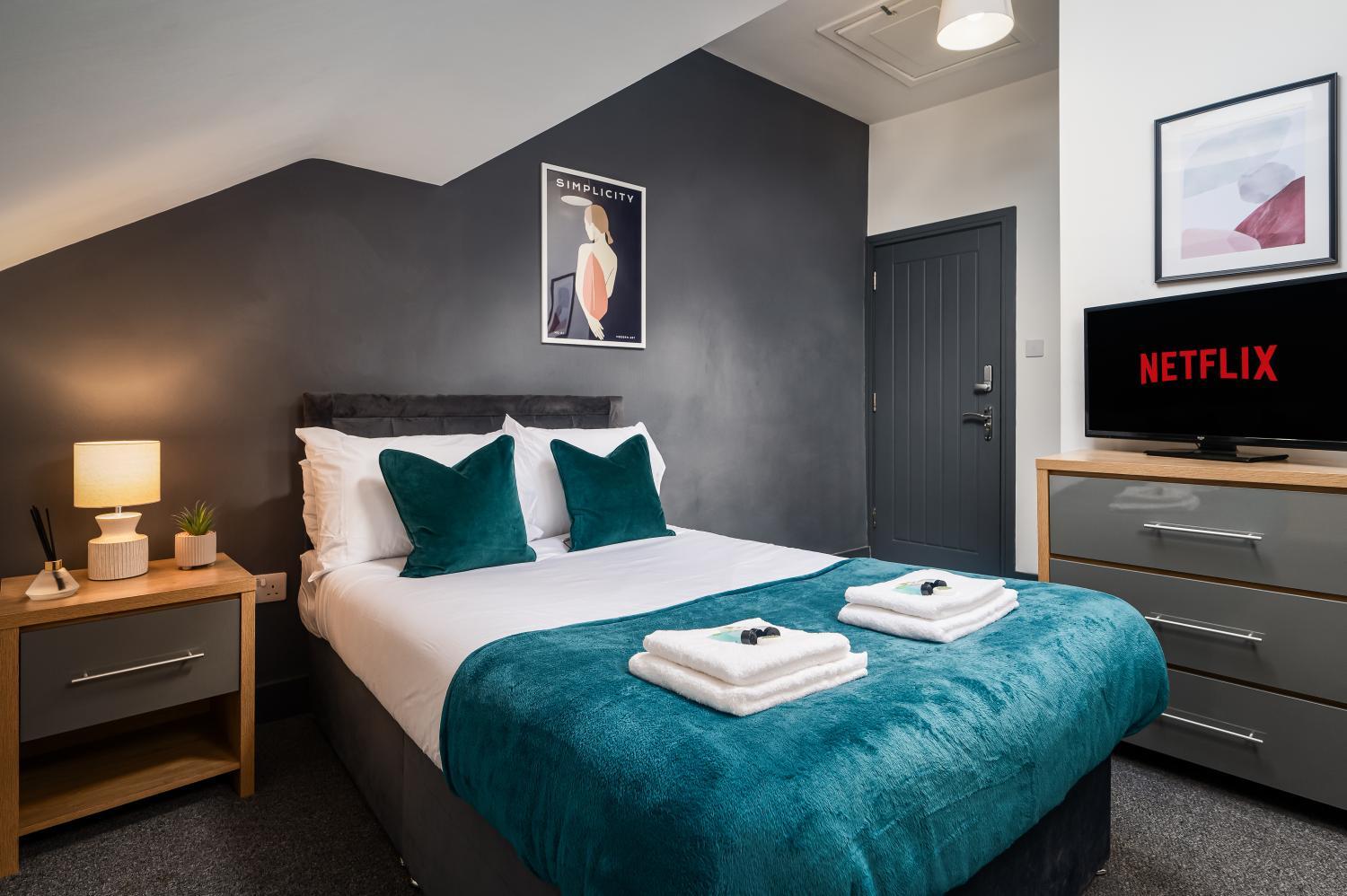 2, Private En-suite Room - Shared Living space & Kitchen - Wakefield - Central, Wakefield