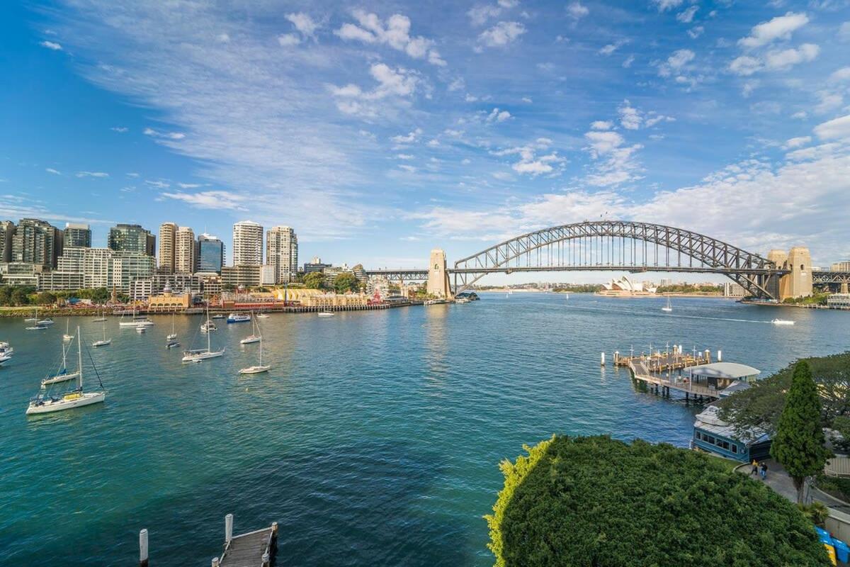 Others, Harbourside #32, Sydney