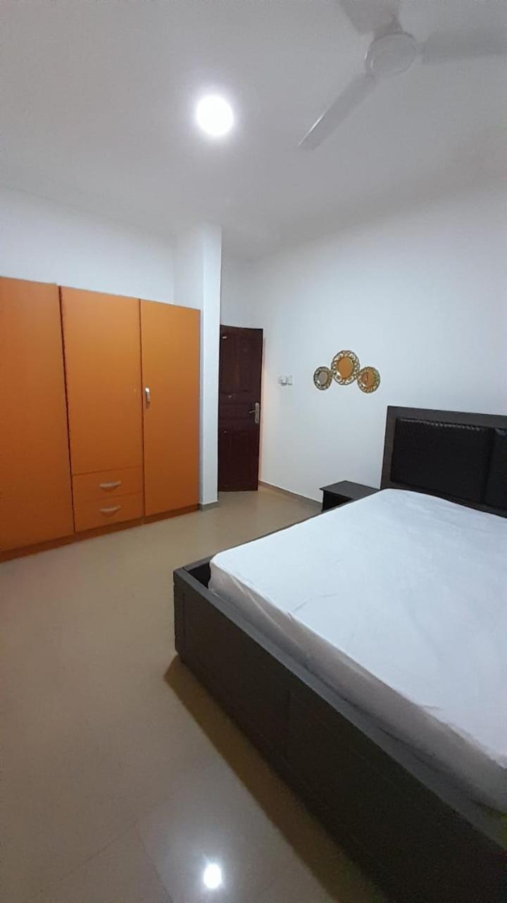 4, 4 bedroom house family or elderly office good roads pool, Accra