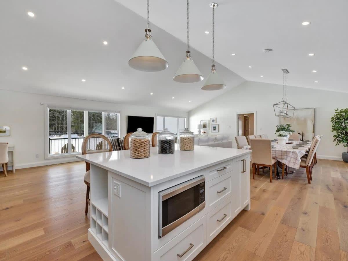 5, Gorgeous private retreat with hot tub, Lanark