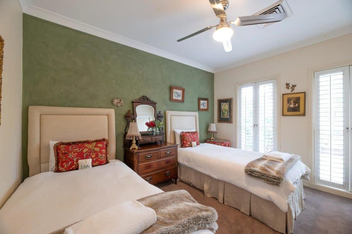 2, Wisteria - Golfside Entertainer, Vintage Grandeur, Dubbo - Pt A